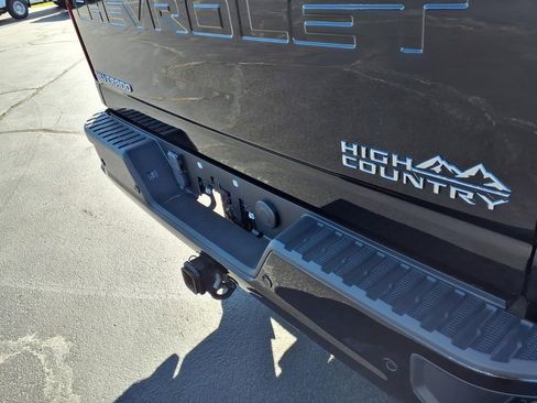 Used 2023 Chevrolet Silverado 2500 High Country w/ Z71 Off-Road Package AWD/4WD image 36