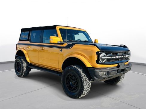 Used 2021 Ford Bronco Outer Banks image 2