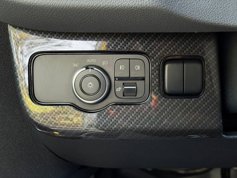 Used 2020 Mercedes-Benz Sprinter 2500 w/ Premium Plus Package image 18