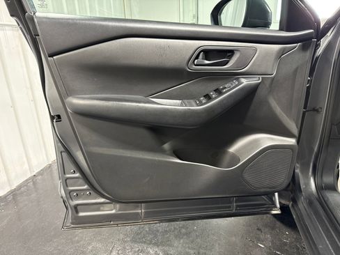 Used 2024 Nissan Rogue S AWD/4WD image 18