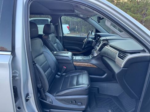 Used 2020 GMC Yukon Denali w/ Denali Premium Package image 20