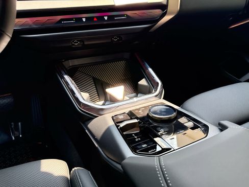 Used 2025 BMW X3 xDrive30i w/ Convenience Package image 9