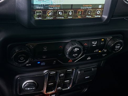 Used 2023 Jeep Wrangler Unlimited Rubicon 4xe image 23