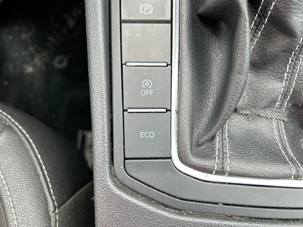 Used 2024 Volkswagen Jetta SE FWD image 33