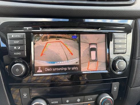 Used 2019 Nissan Rogue SV w/ Sun & Sound Touring Package image 11