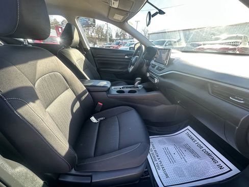 Used 2020 Nissan Altima 2.5 S AWD/4WD image 12