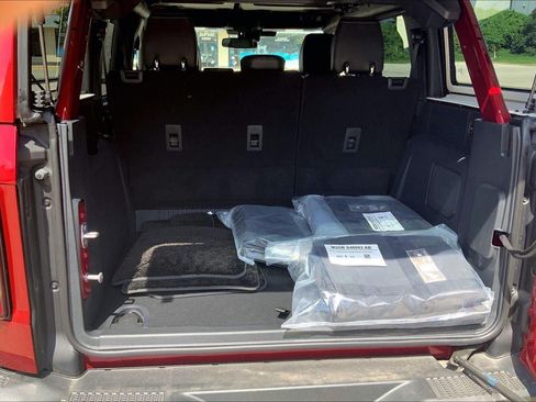 Used 2025 Ford Bronco Badlands AWD/4WD image 4