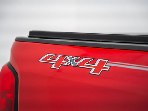 Used 2020 Chevrolet Colorado LT w/ Colorado RST Special Edition AWD/4WD image 21