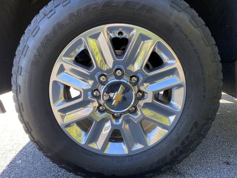 Used 2024 Chevrolet Silverado 2500 High Country w/ High Country Premium Package image 49