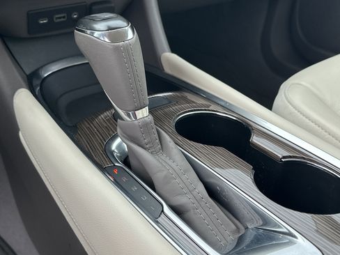 Used 2019 Chevrolet Malibu LT w/ Leather Package image 30