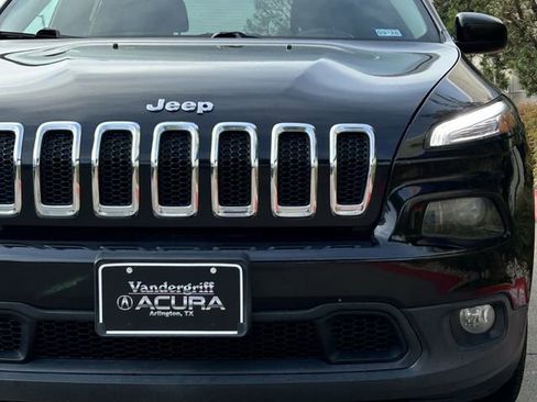 Used 2015 Jeep Cherokee Latitude w/ Comfort/Convenience Group image 10