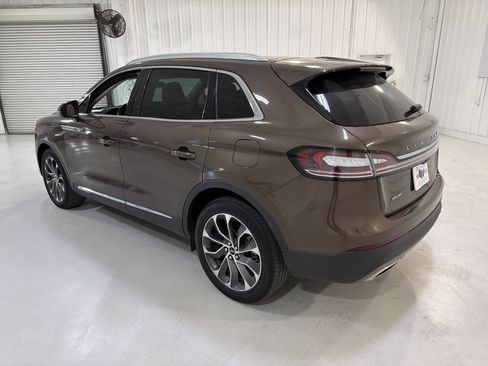 Used 2022 Lincoln Nautilus Reserve image 3