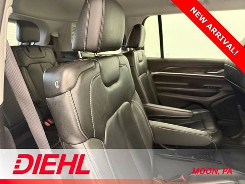 Used 2023 Jeep Grand Cherokee L Limited w/ Black Appearance Package image 13