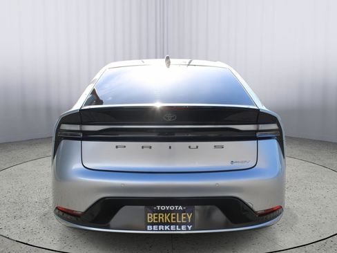 Used 2026 Toyota Prius Plug-In Hybrid image 7