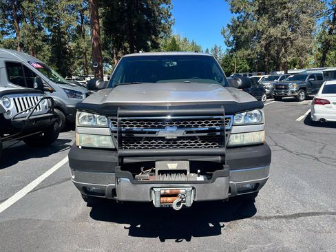 Used 2005 Chevrolet Silverado 2500 LT w/ Heavy-Duty Power Package AWD/4WD image 7