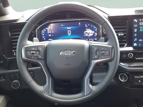 Used 2025 Chevrolet Silverado 1500 ZR2 image 17