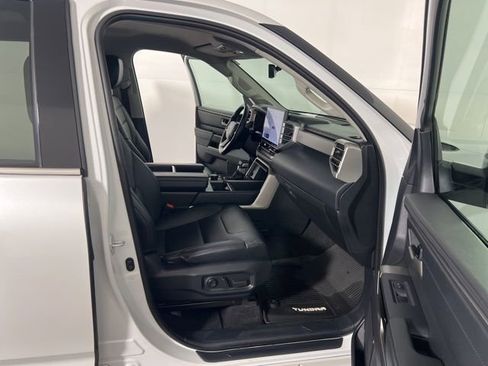 Used 2022 Toyota Tundra Limited w/ Power Package AWD/4WD image 27
