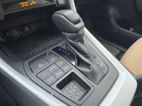 Used 2021 Toyota RAV4 XLE image 26