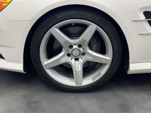 Used 2016 Mercedes-Benz SL 550 w/ Driver Assistance Package image 36