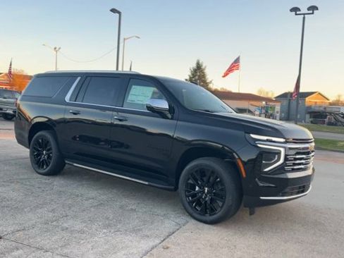 New 2026 Chevrolet Suburban Premier image 2