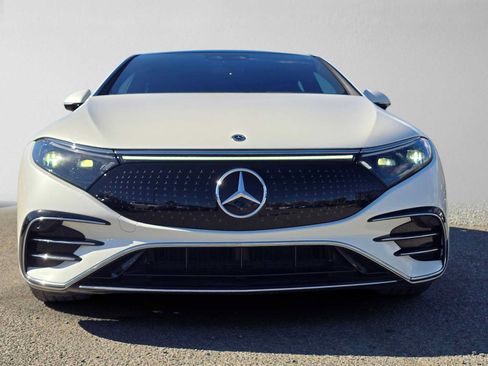Used 2022 Mercedes-Benz EQS 450+ Sedan image 8