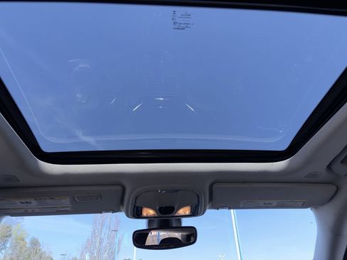 Used 2019 Jeep Cherokee Limited AWD/4WD image 35