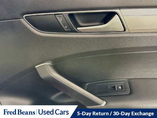 Used 2016 Volkswagen Passat 1.8T S FWD image 38
