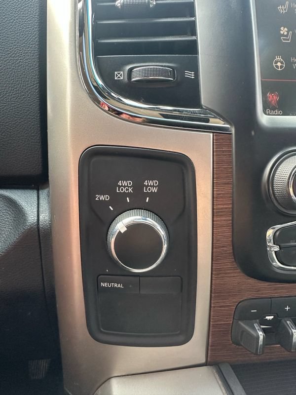 Used 2016 RAM 3500 Laramie w/ Cold Weather Group AWD/4WD image 16