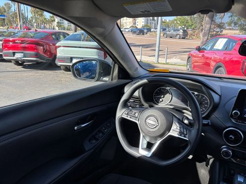 Used 2025 Nissan Sentra SV FWD image 32