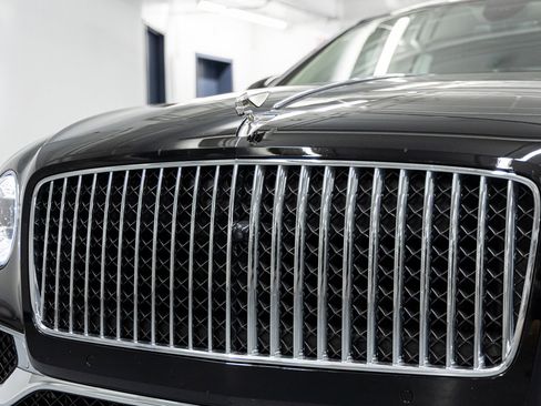 Used 2023 Bentley Flying Spur V8 image 8