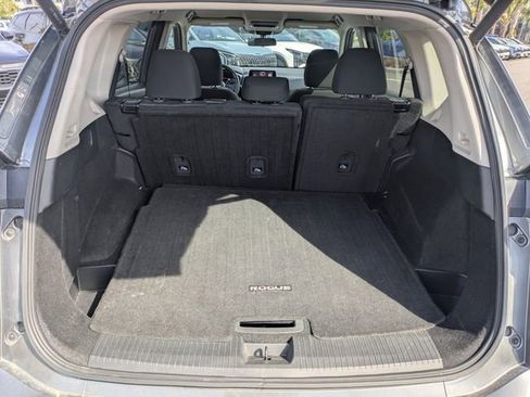 Used 2024 Nissan Rogue SV image 12