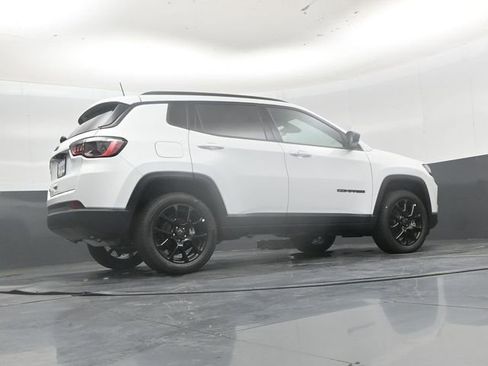 New 2026 Jeep Compass Latitude AWD/4WD image 39