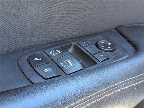 Used 2020 Dodge Challenger SXT image 4