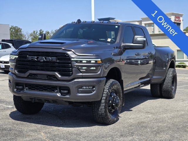 Used 2026 RAM 3500 Laramie AWD/4WD image 3