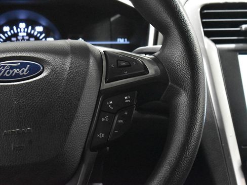 Used 2020 Ford Fusion SE FWD image 11