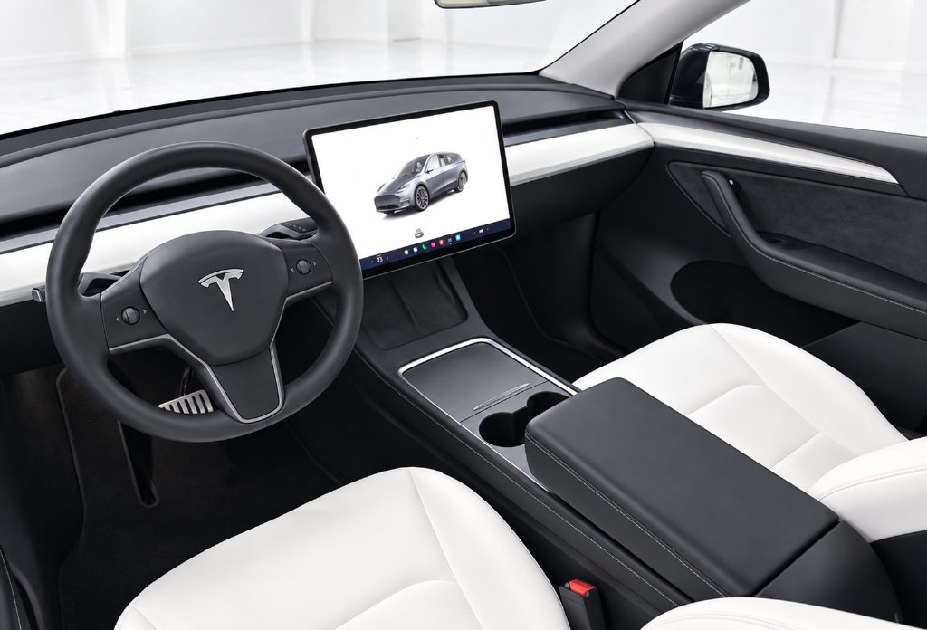 Used 2023 Tesla Model Y Performance AWD/4WD image 3