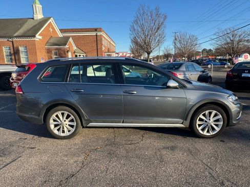 Used 2019 Volkswagen Golf Alltrack SE AWD/4WD image 10