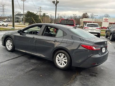 Used 2025 Toyota Camry LE image 8