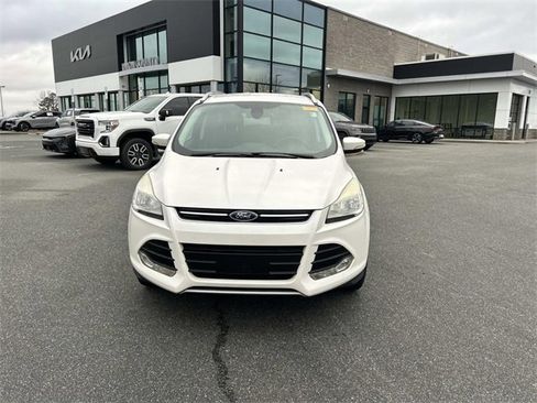 Used 2014 Ford Escape Titanium image 2