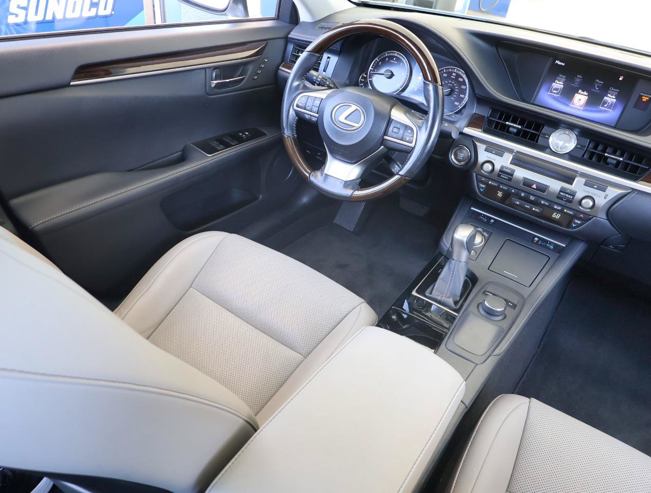 Used 2016 Lexus ES 350 w/ Premium Package w/Wood Trim FWD image 15