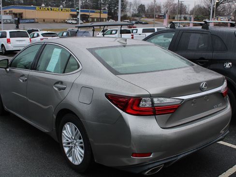 Used 2018 Lexus ES 350 w/ Accessory Package image 6