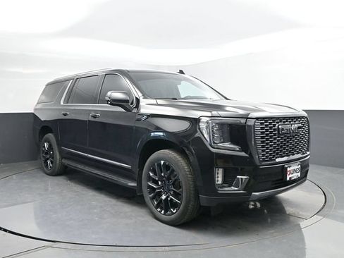 Used 2024 GMC Yukon XL SLT w/ SLT Luxury Package AWD/4WD image 5
