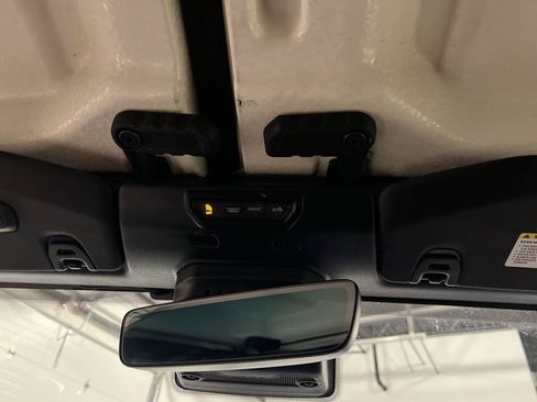 Used 2019 Jeep Wrangler Unlimited Rubicon AWD/4WD image 24