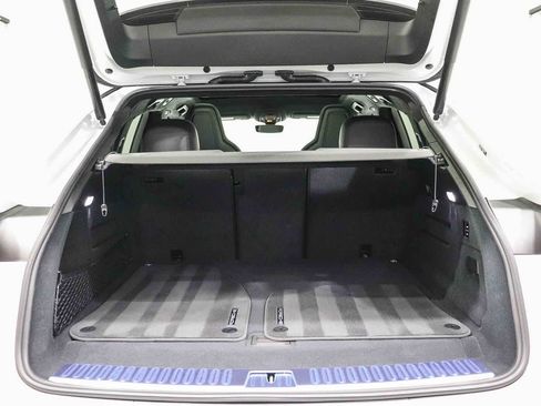 Used 2025 Porsche Cayenne Turbo AWD/4WD image 25