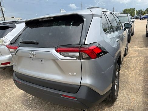 Used 2025 Toyota RAV4 XLE FWD image 5