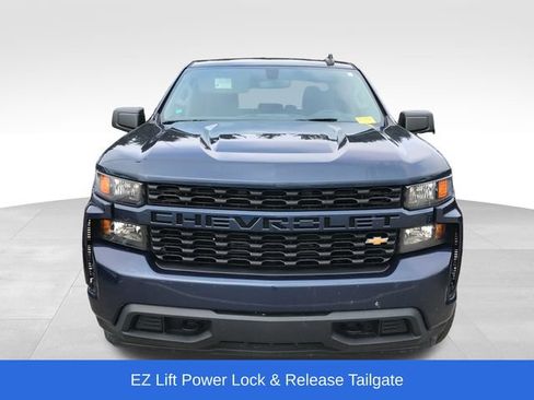 Used 2020 Chevrolet Silverado 1500 Custom w/ Custom Value Package AWD/4WD image 9