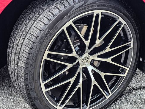 Used 2023 Porsche Macan Turbo AWD/4WD image 8