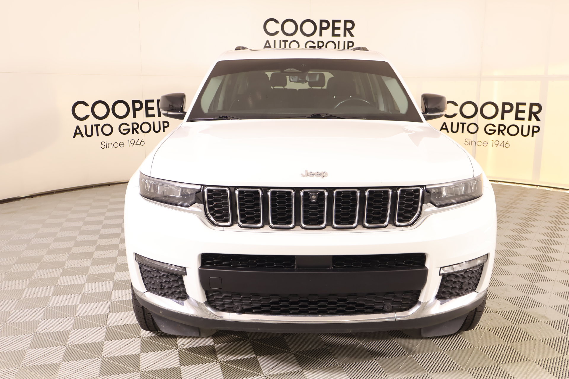 Used 2022 Jeep Grand Cherokee L Limited w/ Luxury Tech Group II RWD image 10