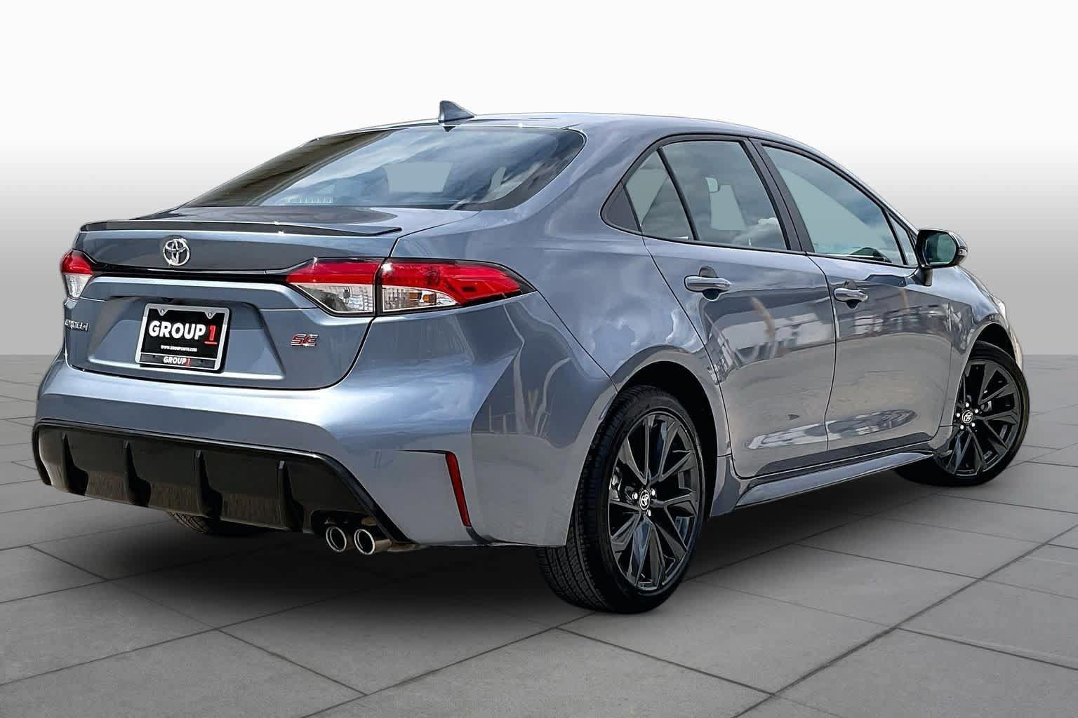 Used 2025 Toyota Corolla SE FWD image 13