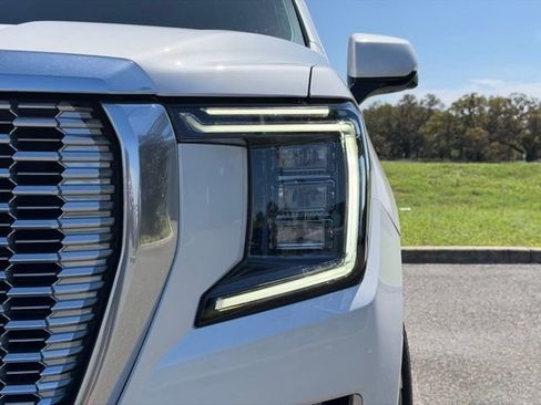 Used 2023 GMC Yukon XL Denali image 15